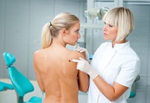 Рак кожи или просто родинка? Как отличить?