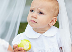 Твердая пища поможет избежать аллергий у детей