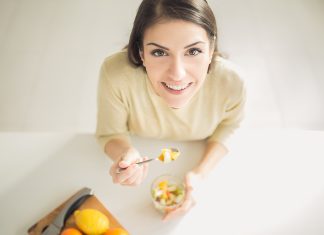 5 продуктов, которые нужно есть, чтобы избавиться от прыщей