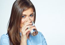 Как научиться пить достаточное количество воды?