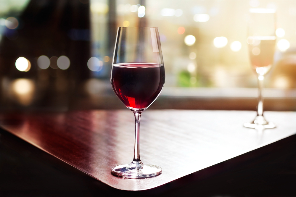 Бокал красного вина полезен для здоровья? На самом деле, нет — ЗдоровьеИнфо