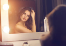 Откуда у вас перхоть и как от неё избавиться?