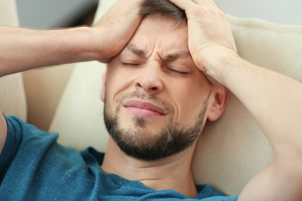 При воспалении тройничного нерва может болеть голова