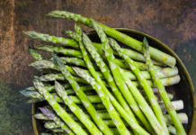 Гарнир по-европейски: чем полезна спаржа