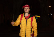 Поэзия как лекарство: почему заикающиеся люди читают стихи в центре Москвы