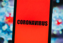 Коронавирус на дисплее: как дезинфицировать свой смартфон