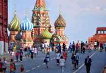 Самоизоляция отменяется: Москва возвращается к обычному ритму жизни