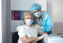 Роспотребнадзор дал рекомендации пожилым людям в связи с коронавирусом