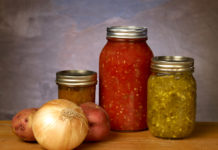 Раскрыта опасность домашних консервов