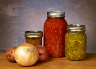 Раскрыта опасность домашних консервов