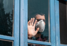 Российские регионы снова вводят ограничения из-за коронавируса