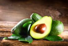 Сжечь до тела: авокадо поможет избавиться от жира на живот