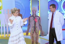 Программа «Жить здорово» от 22.07.2022: Правила загара