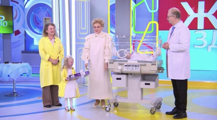 Программа «Жить здорово» от 09.12.2024: История спасения ребенка весом в 300 граммов