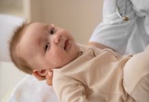 Услышать всё: зачем новорожденным проверяют слух в первые дни жизни и как современные технологии помогают преодолеть врожденную тугоухость