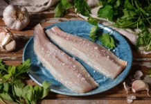 Минтай невзрачен, да вкусом удачен: чем полезна главная промысловая рыба России
